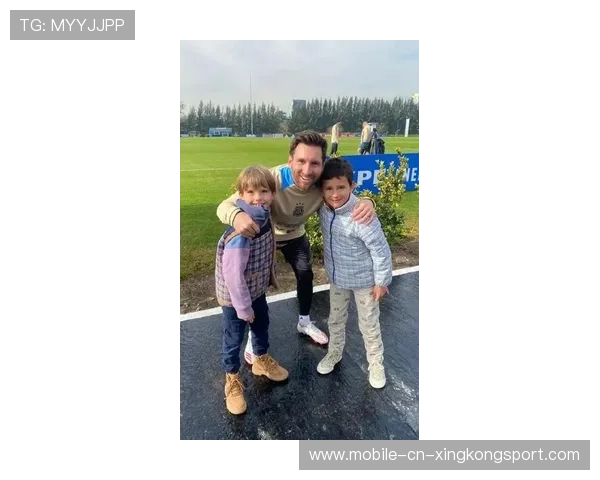 梅西儿子模仿爸爸庆祝动作，全家笑疯