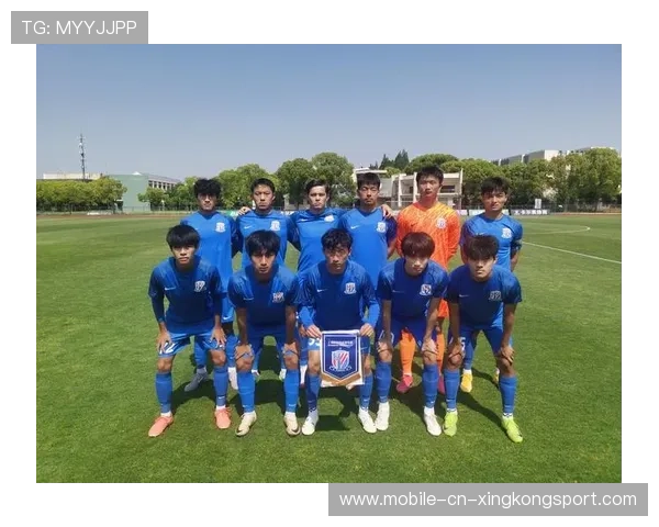 拉唐亮相申花训练场，单刀冷静破门吸睛