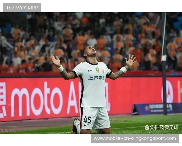 海港球员轮换策略：谁能在下赛季扛起大旗？